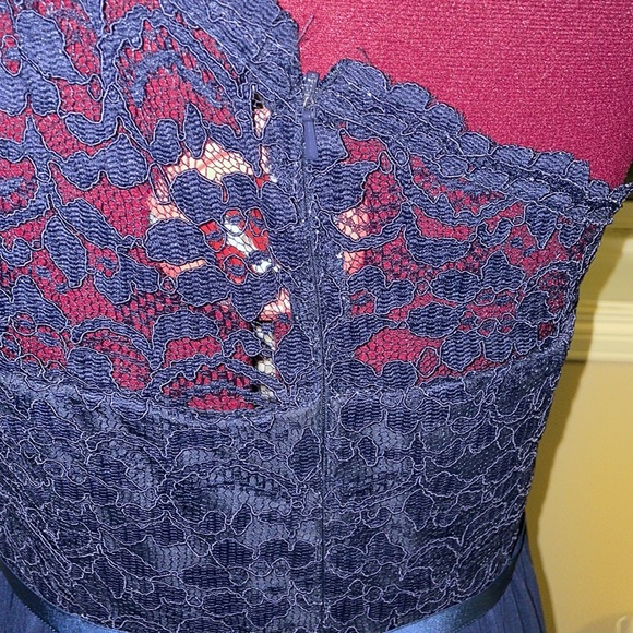 Formal gown sz 14 - Picture 7 of 7